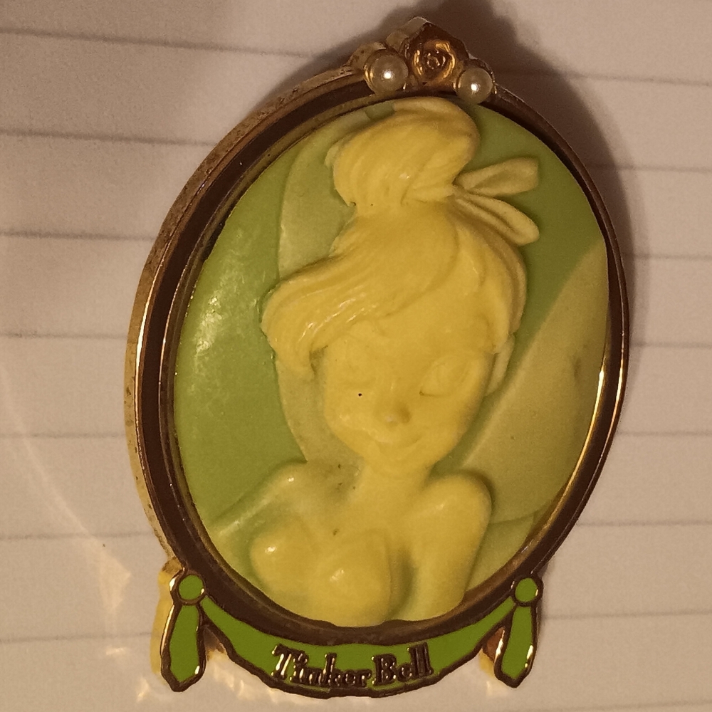 Vintage  Walt Disney Tinkerbell Cameo Pin